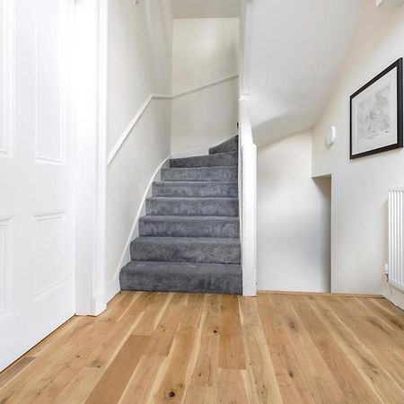 2 Bedroom Apartment On Peebles High Street Eksteriør bilde