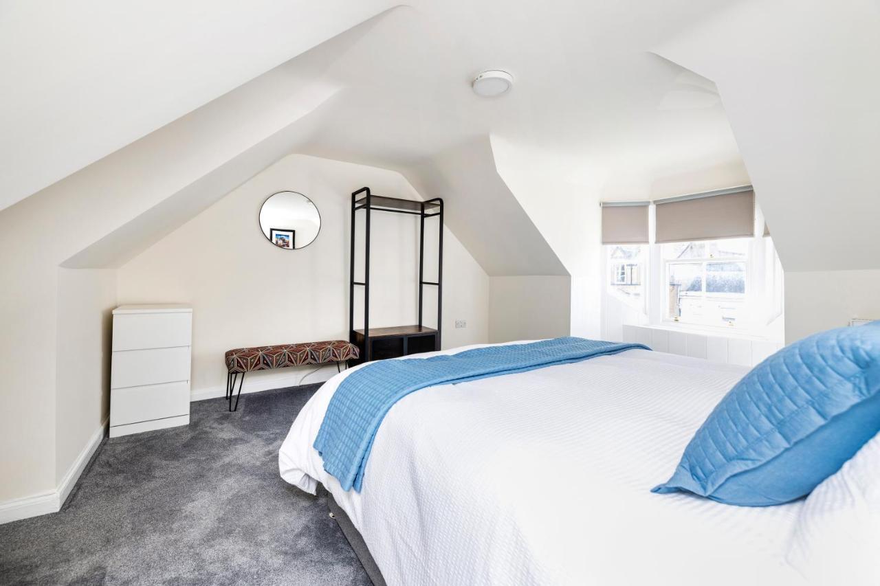 2 Bedroom Apartment On Peebles High Street Eksteriør bilde